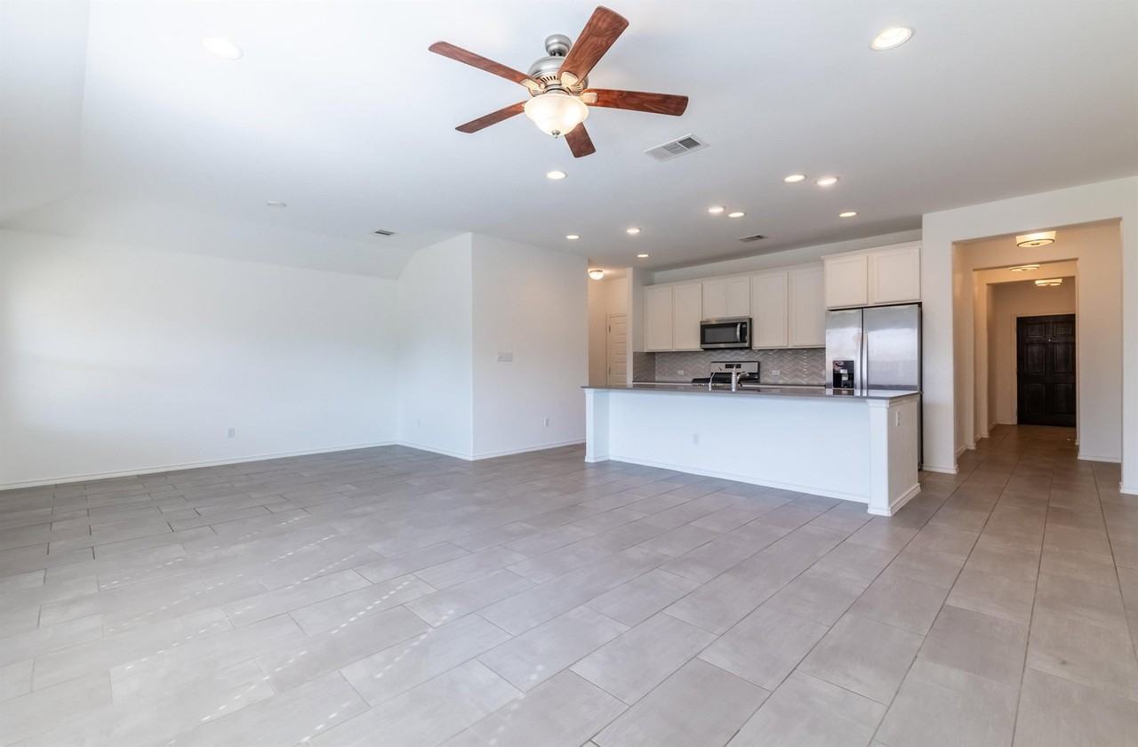 801 S San Marcos - Photo 2 of 21