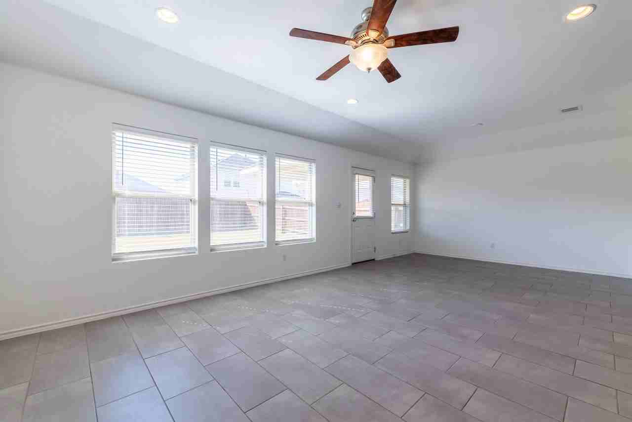 801 S San Marcos - Photo 4 of 21
