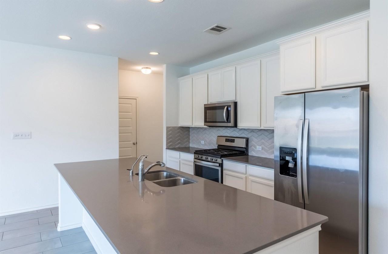 801 S San Marcos - Photo 5 of 21