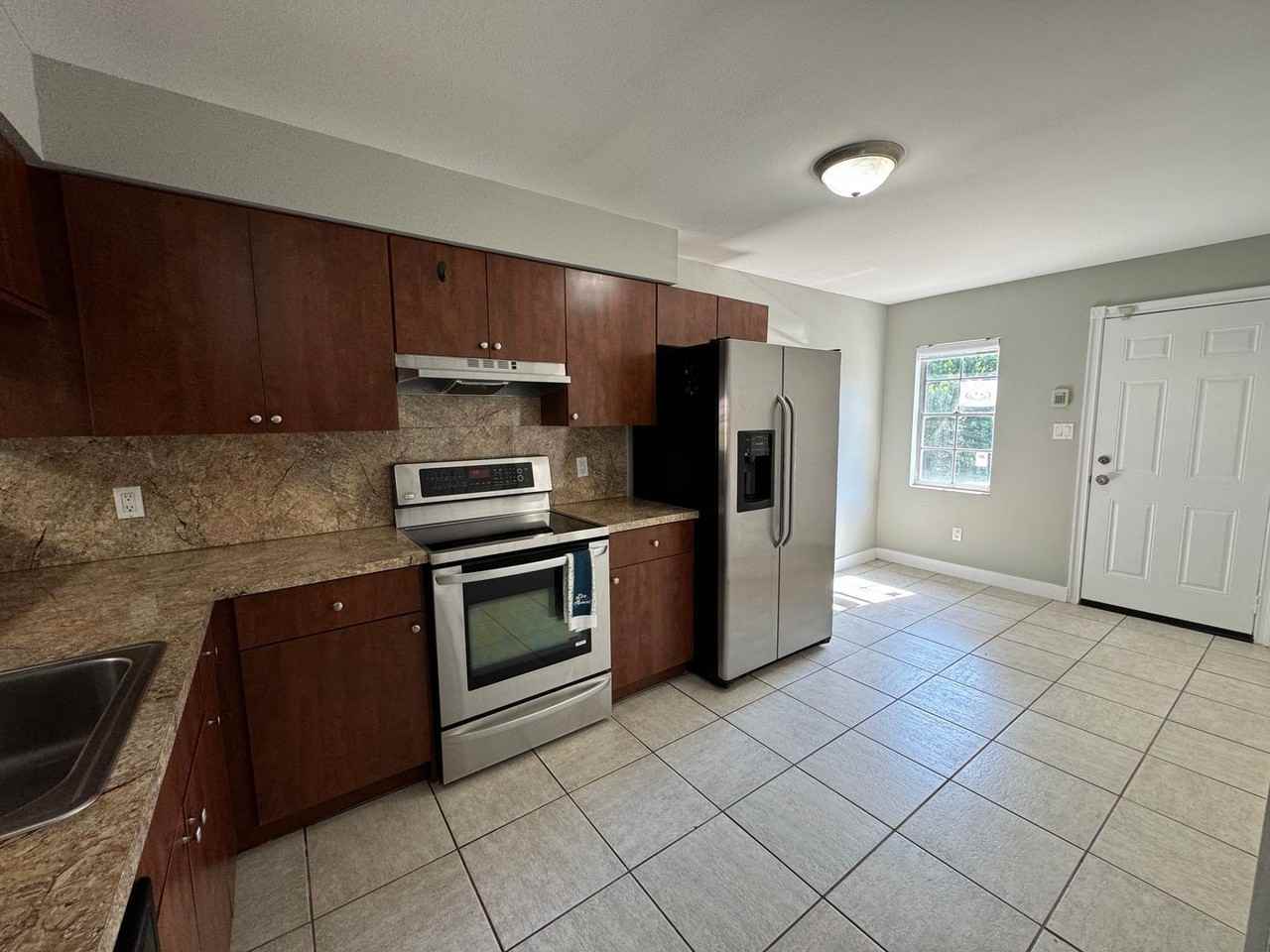 1357 Sophie Blvd - Photo 4 of 19