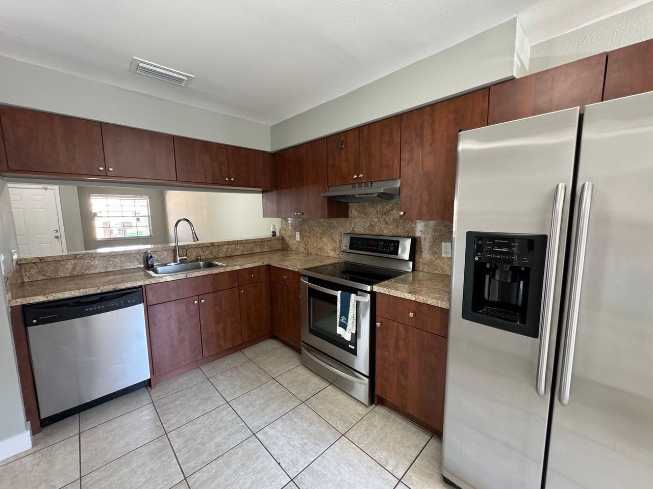 1357 Sophie Blvd - Photo 5 of 19