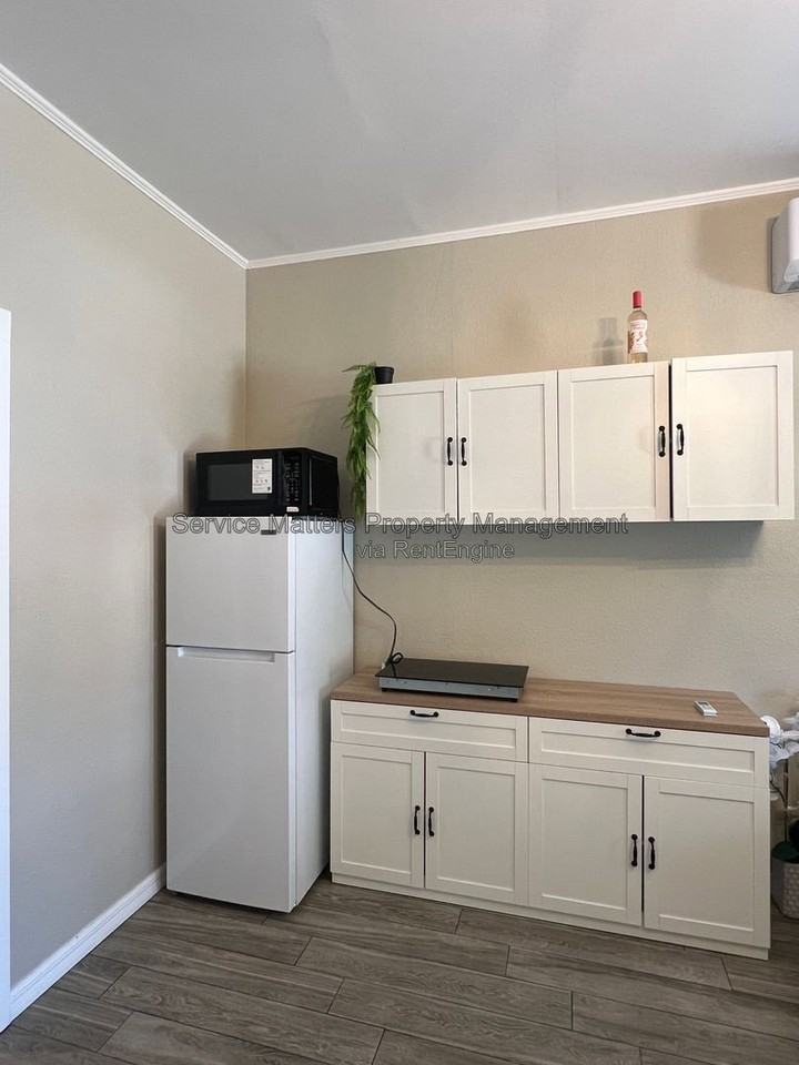 8184 Excelsior Dr - Photo 6 of 21