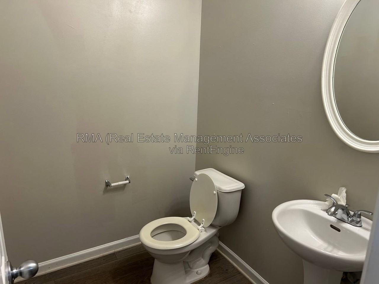 1749 Carrington Dr - Photo 4 of 10