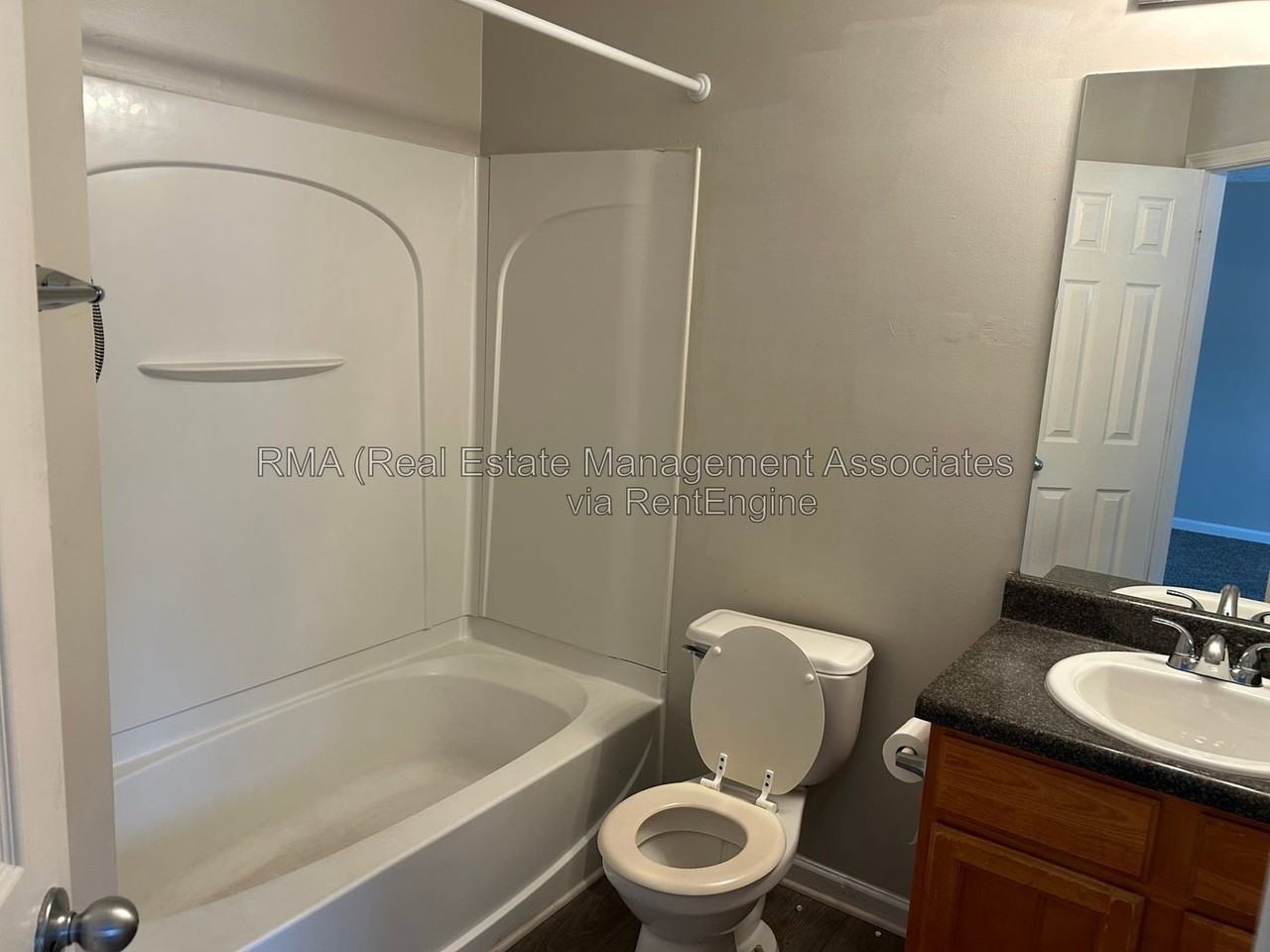 1749 Carrington Dr - Photo 5 of 10