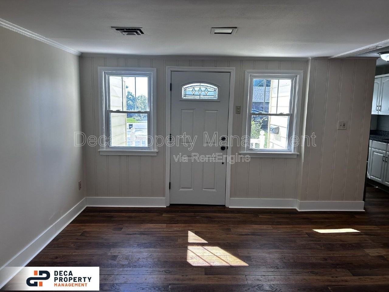 8911 Kammerer Ave - Photo 2 of 20