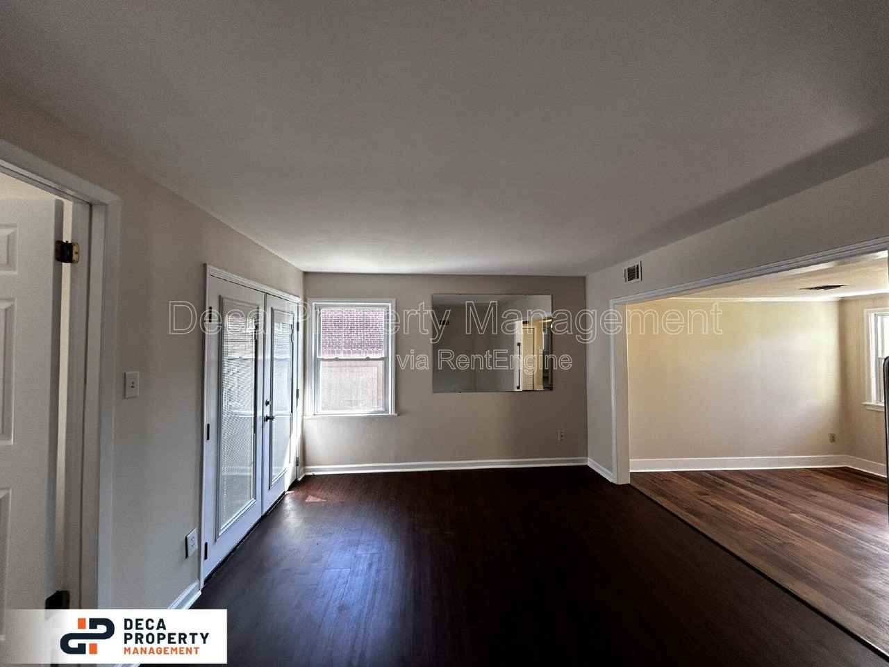 8911 Kammerer Ave - Photo 6 of 20