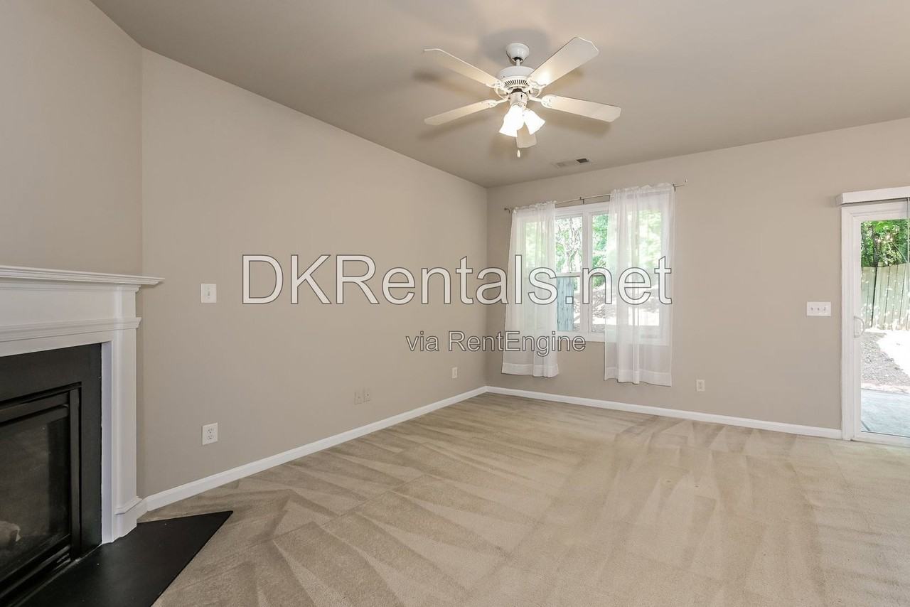 4102 Dahlgreen Way - Photo 2 of 15