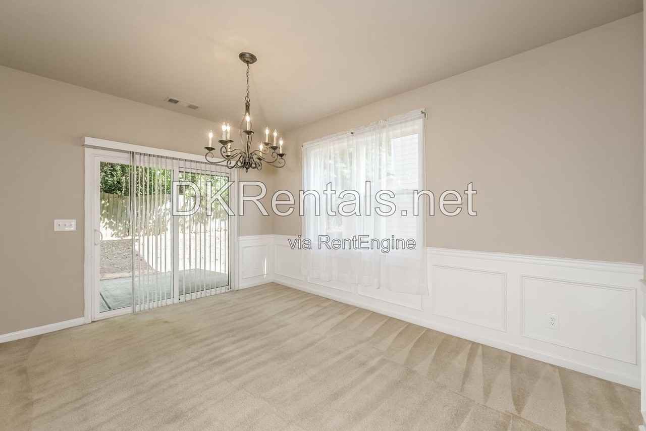 4102 Dahlgreen Way - Photo 4 of 15