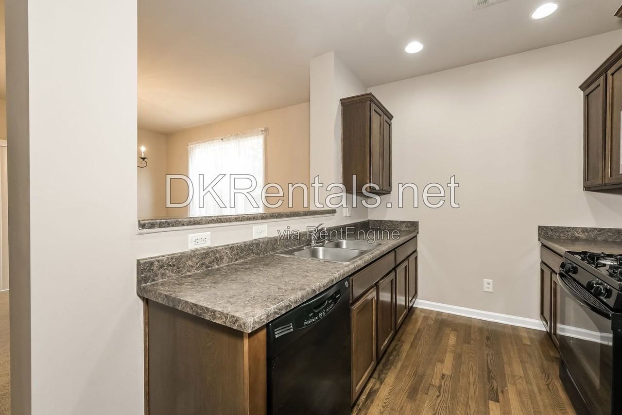 4102 Dahlgreen Way - Photo 6 of 15