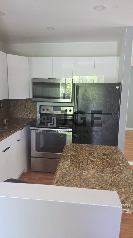 475 Nw 210th St #204 - Photo 4 of 13