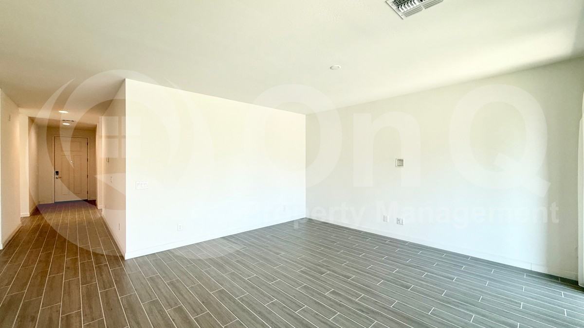 11225 E Ulysses Ave - Photo 6 of 19