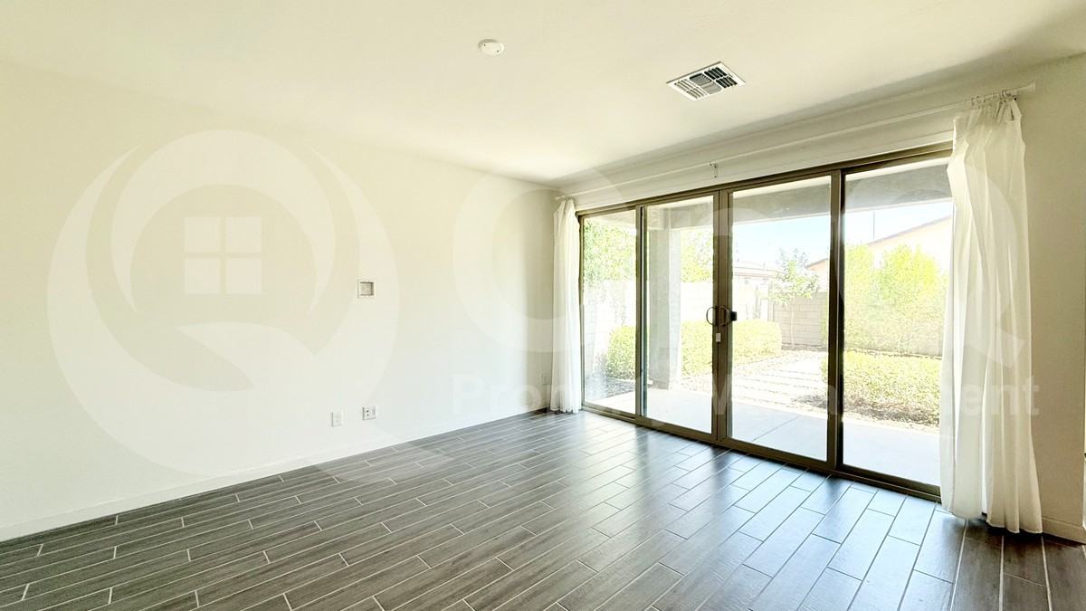 11225 E Ulysses Ave - Photo 4 of 19