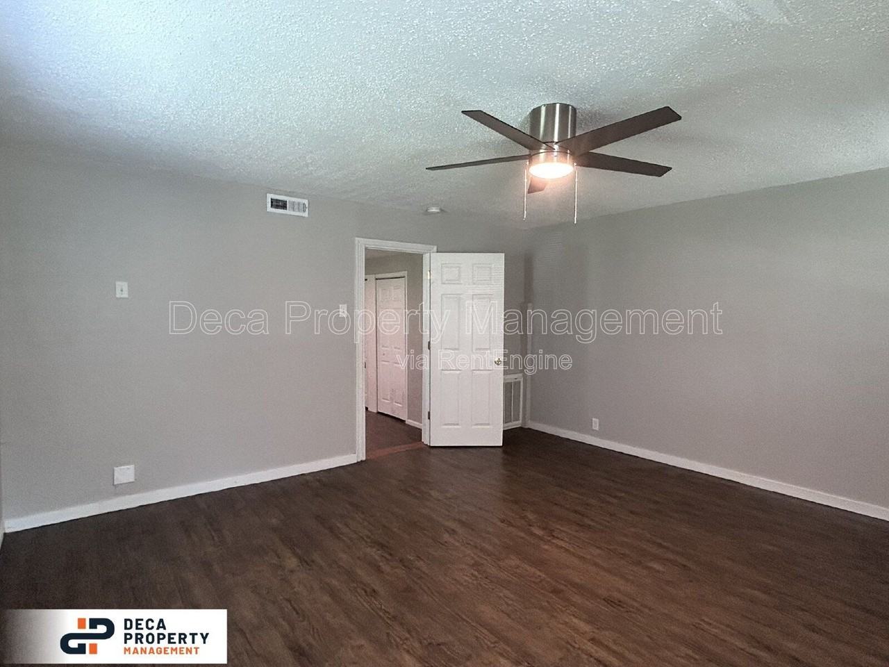 7127 Alabama Ave - Photo 3 of 10