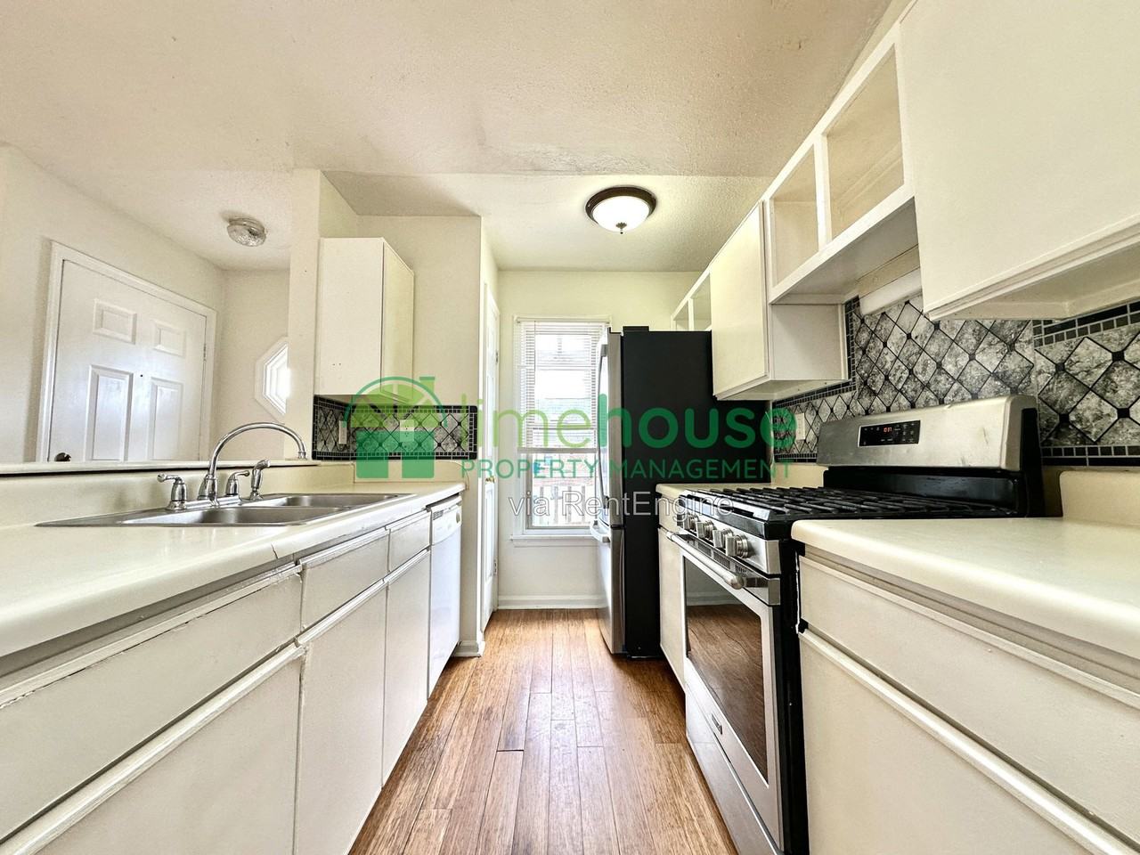 1316 Wellfleet Ct - Photo 4 of 10