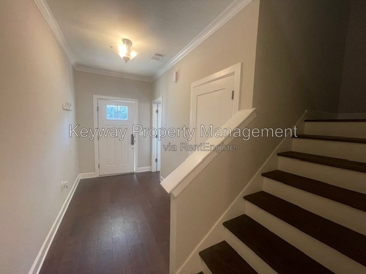 1933 Avenel Ln - Photo 4 of 18
