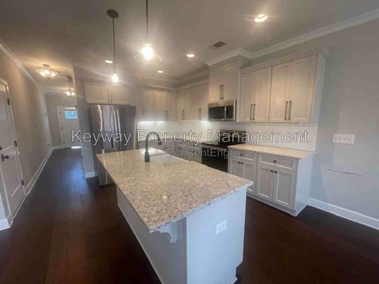 1933 Avenel Ln - Photo 6 of 18