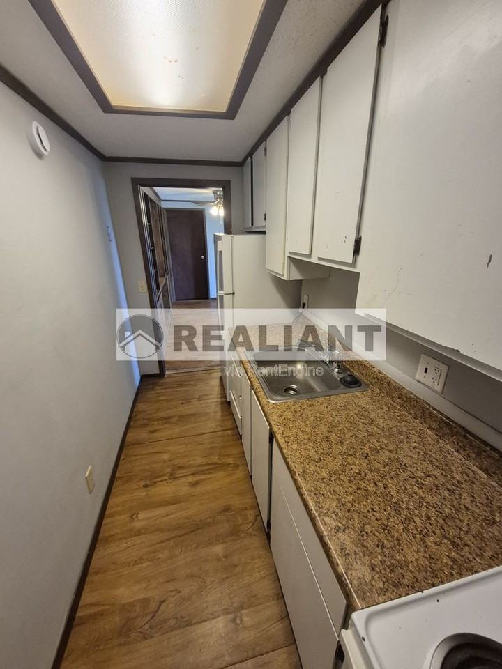 406 Amhurst Drive - Photo 6 of 14