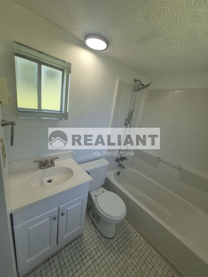 918 Highland Ave #2 - Photo 7 of 10