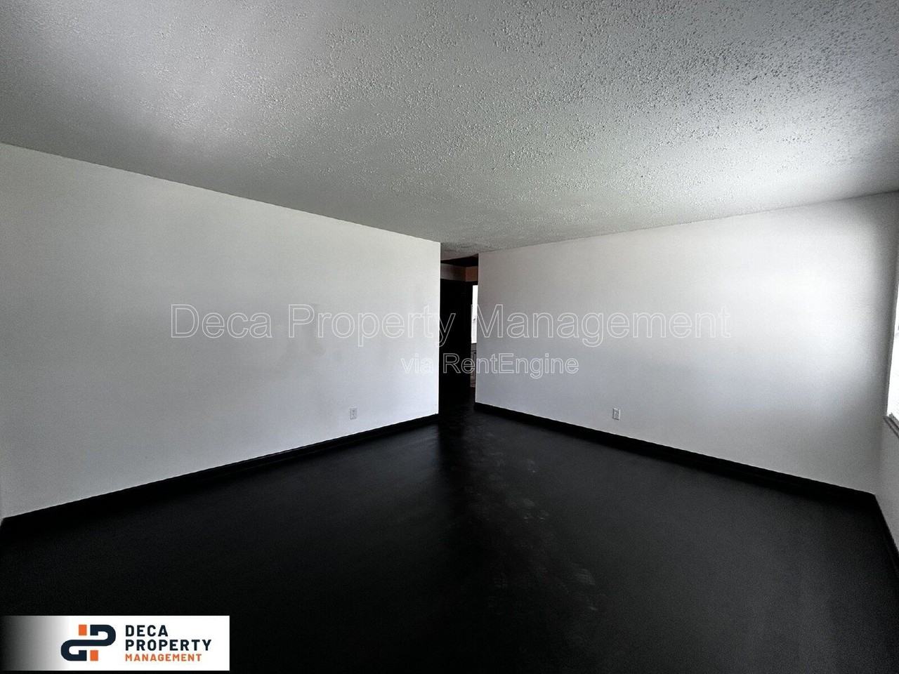 2312 Shields Ave - Photo 3 of 14
