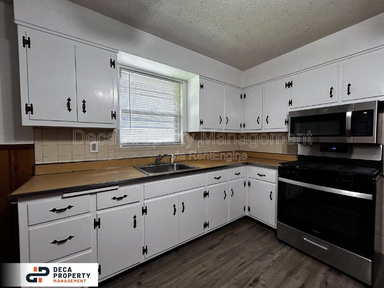 2312 Shields Ave - Photo 5 of 14