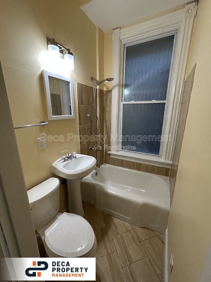 1945 Congress St #2F - Photo 7 of 8
