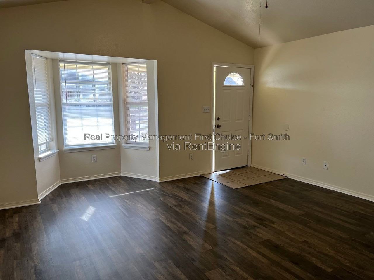 3509 Price Cir - Photo 4 of 29