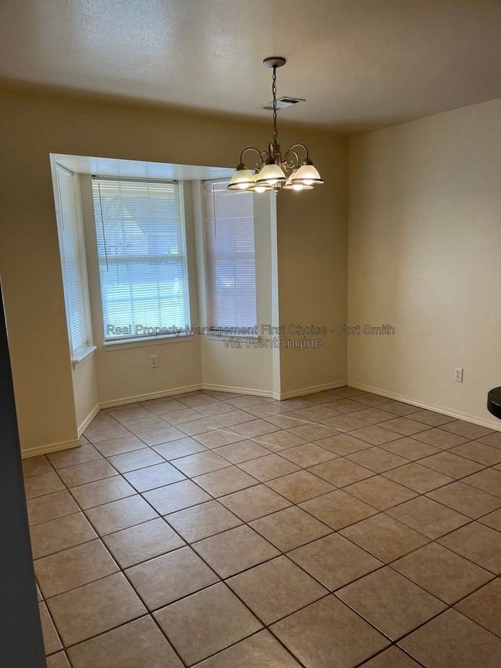 3509 Price Cir - Photo 5 of 29