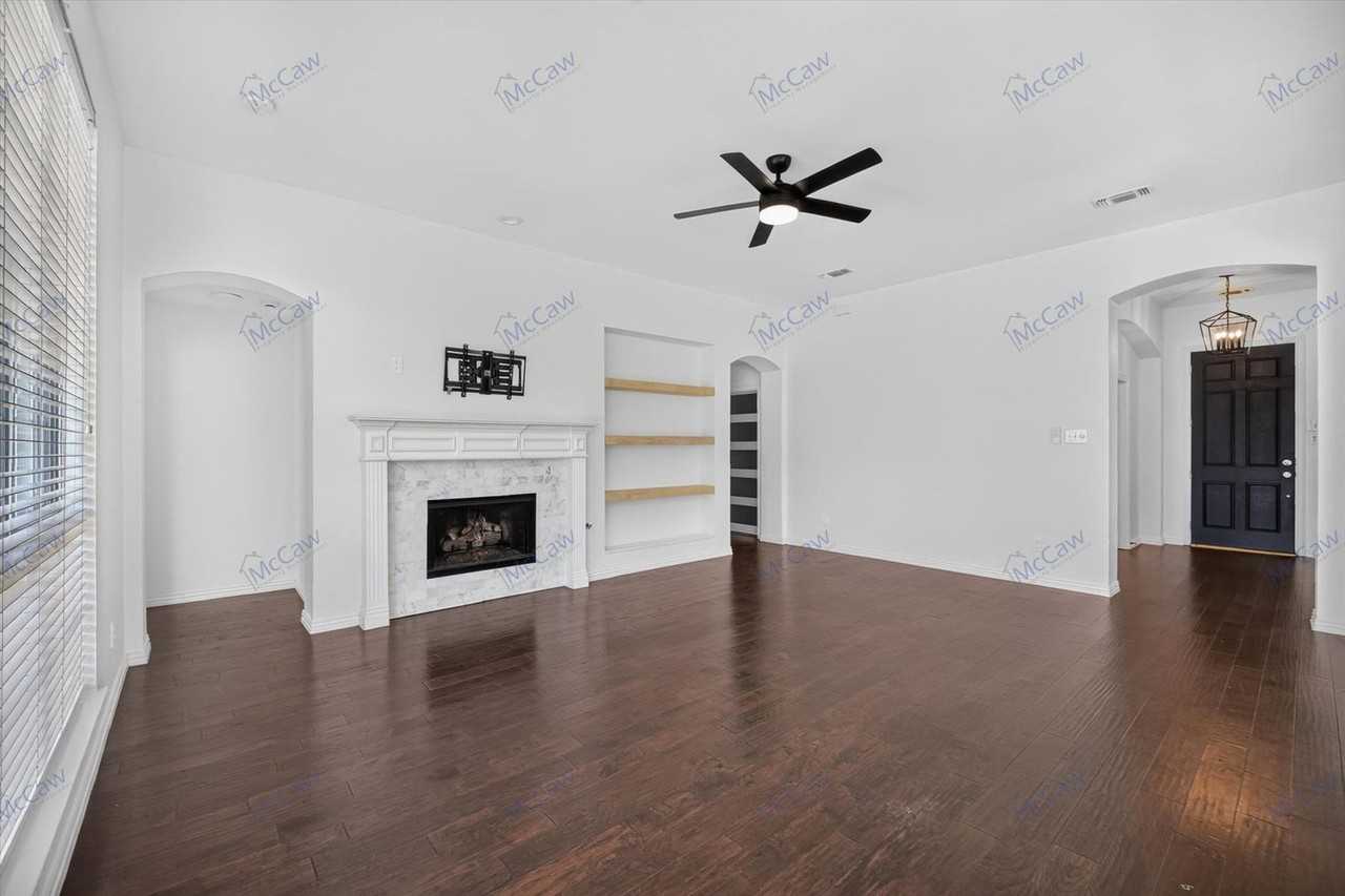 8009 Owl Creek Ln - Photo 4 of 19