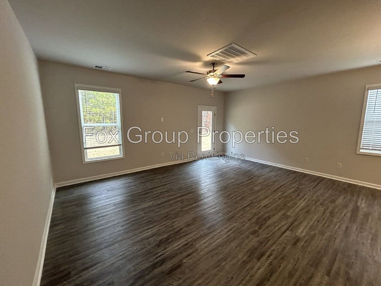 8236 Mccormick St - Photo 5 of 24