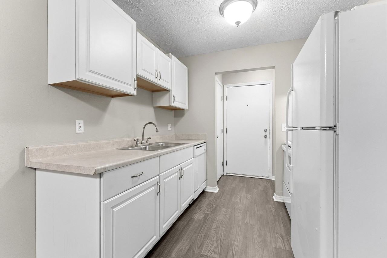 5943 Walnut Cir #E07 - Photo 3 of 13