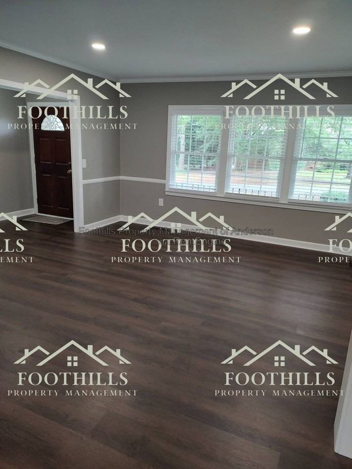 510 Drayton Cir - Photo 2 of 22