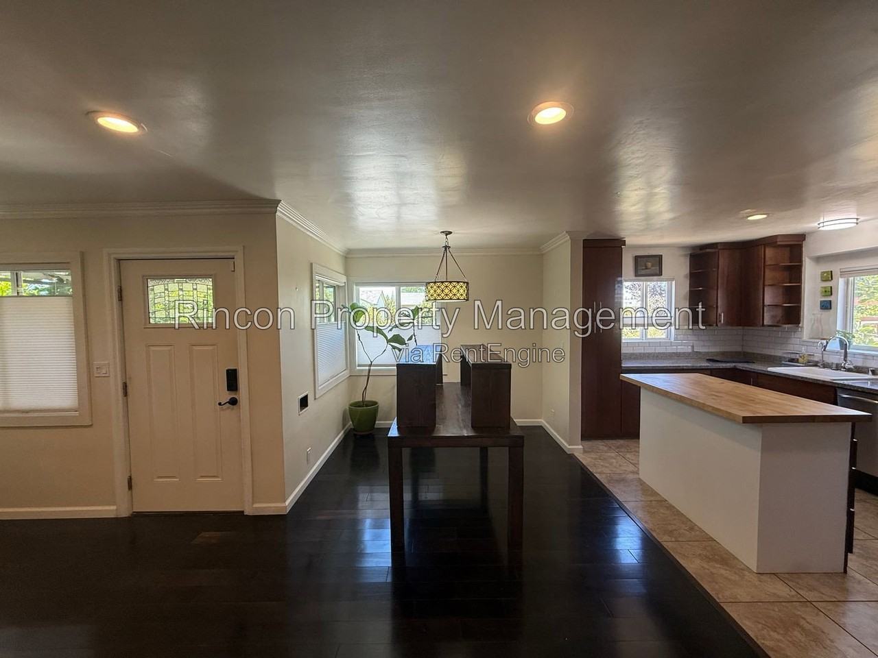 238 Douglas Ave - Photo 4 of 18