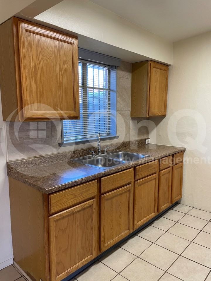 39 W 30th St #C - Photo 3 of 14