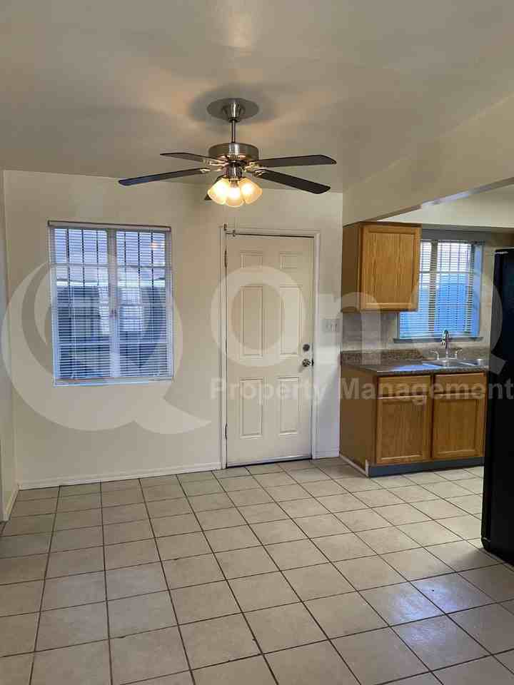 39 W 30th St #C - Photo 4 of 14