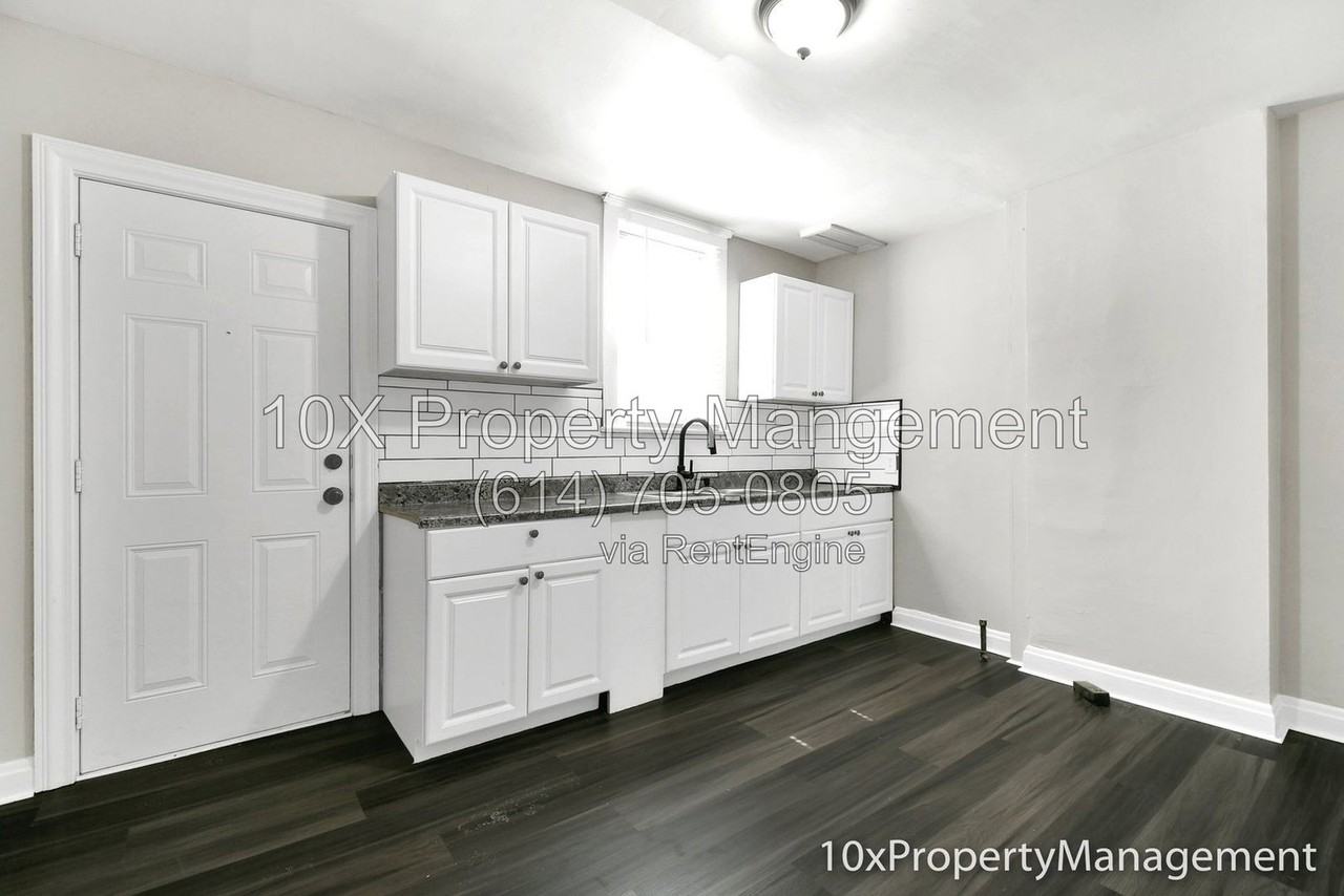 1505 Duxberry Ave - Photo 5 of 20