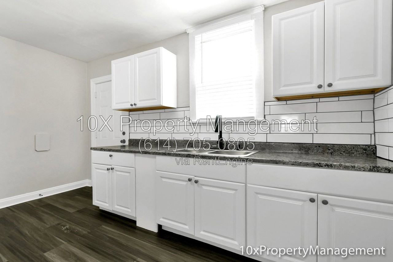 1505 Duxberry Ave - Photo 6 of 20