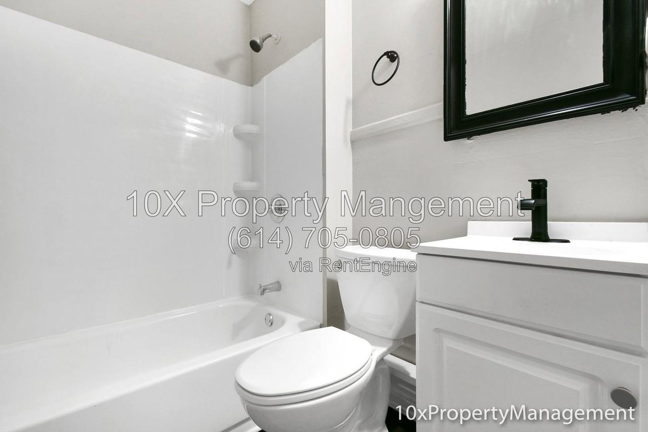 1505 Duxberry Ave - Photo 7 of 20