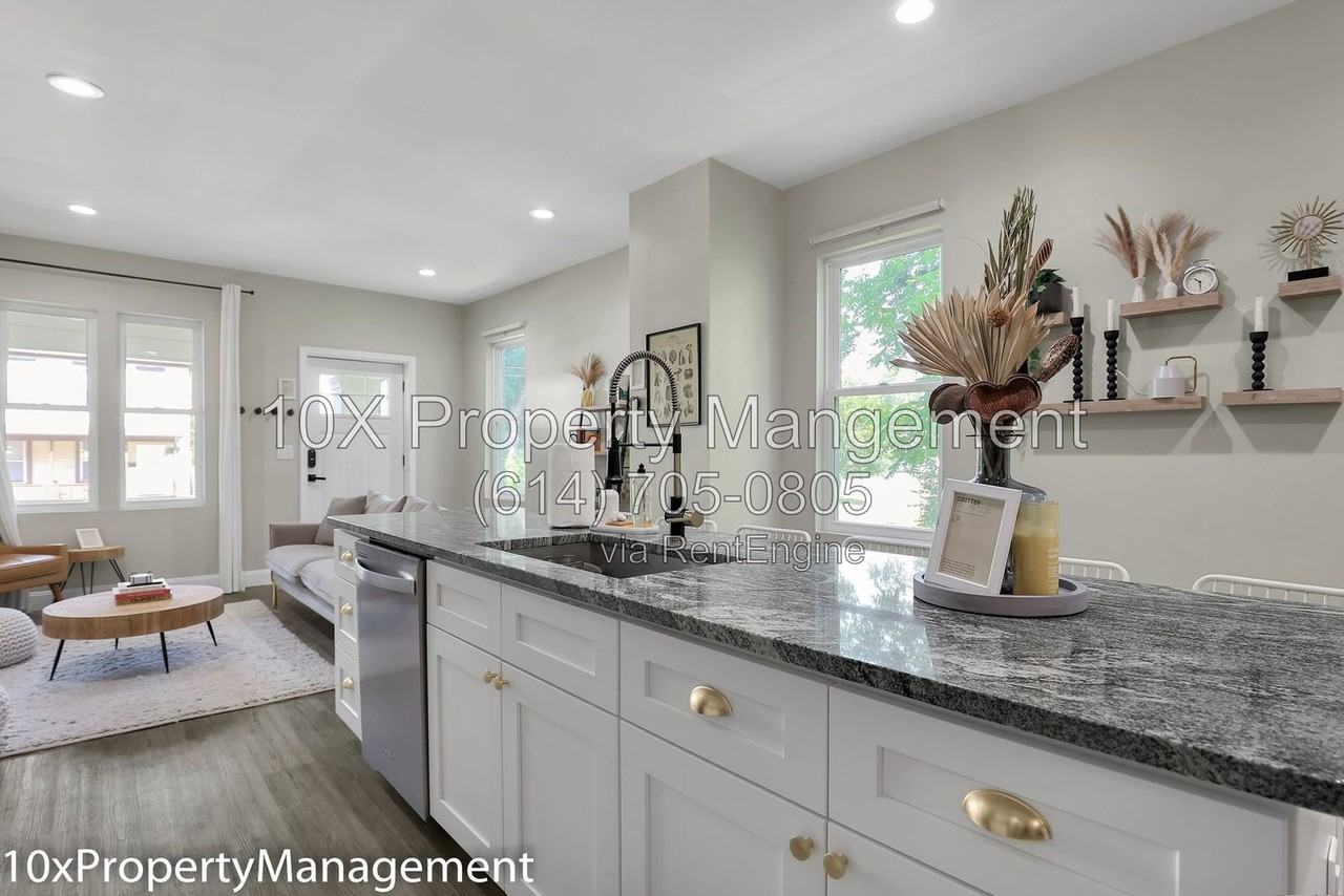 564 Kimball Pl - Photo 7 of 44