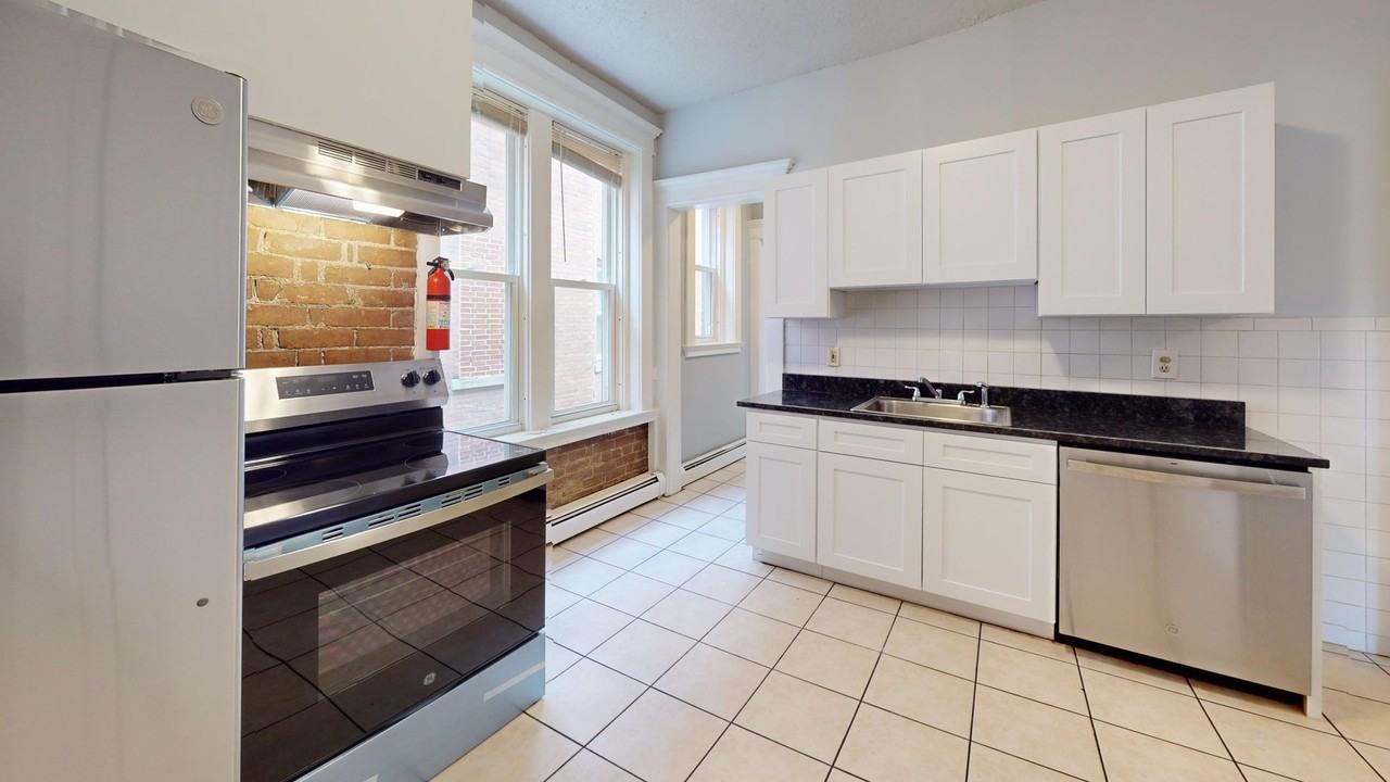 65 Lake Pl - Photo 2 of 25