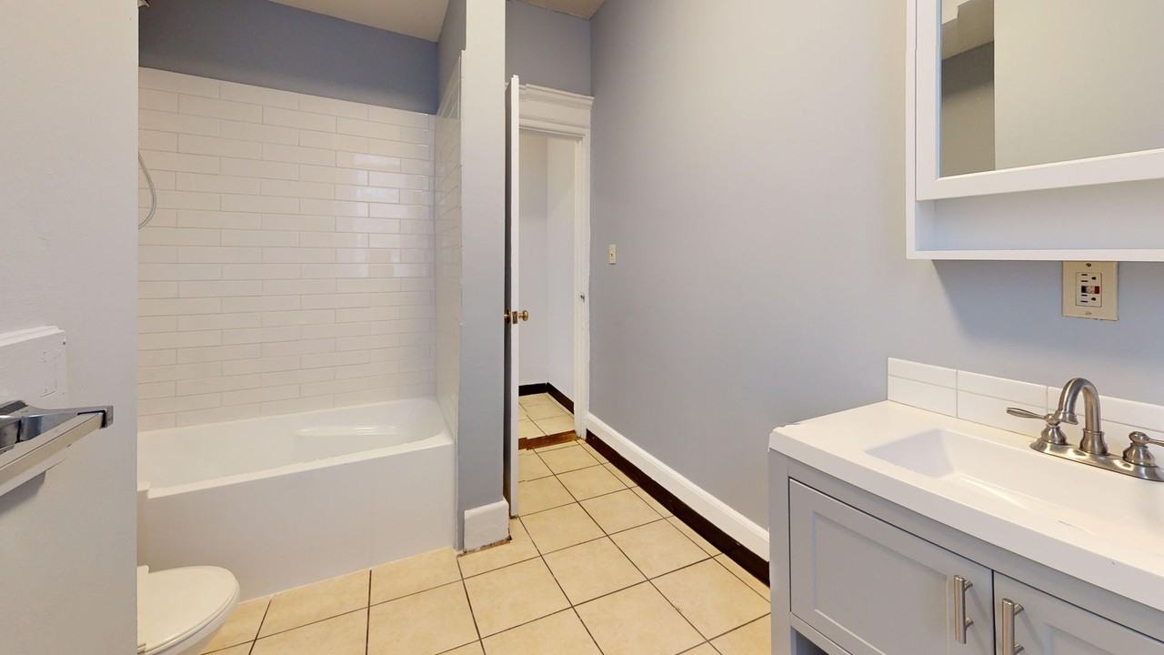 65 Lake Pl - Photo 4 of 25
