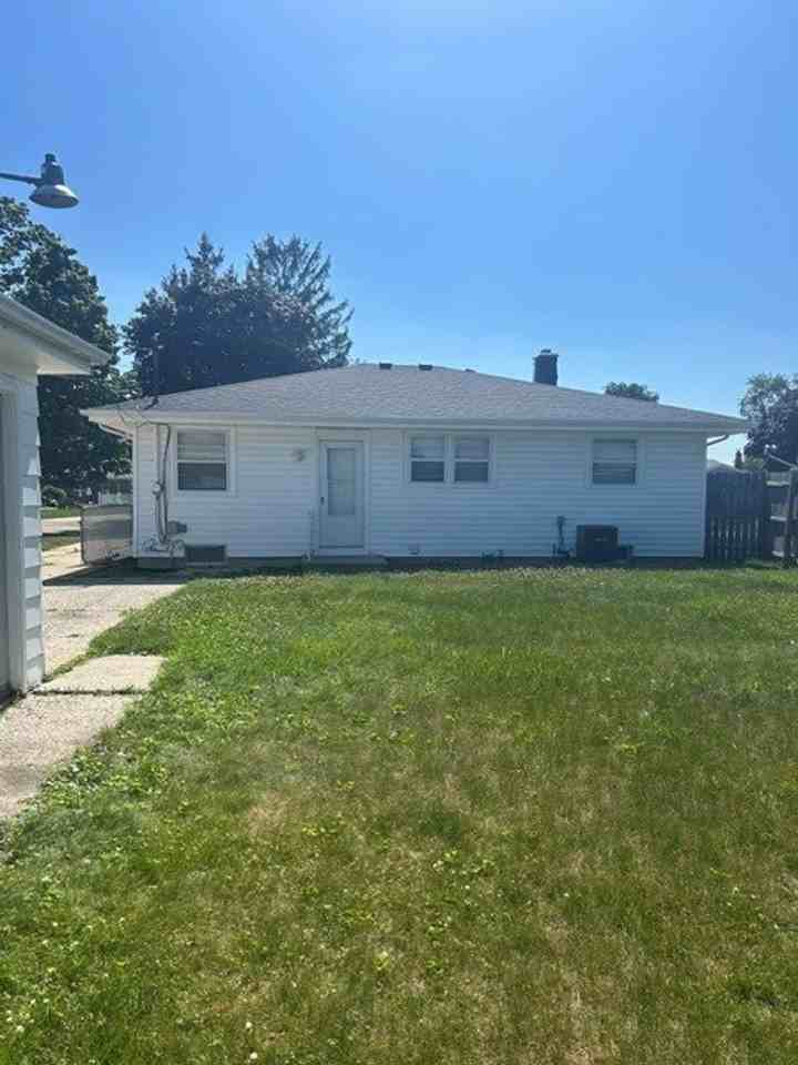 2045 16th Ave - Photo 2 of 28