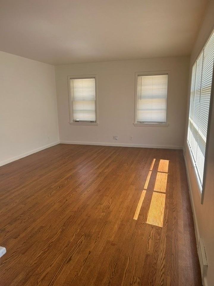 2045 16th Ave - Photo 6 of 28