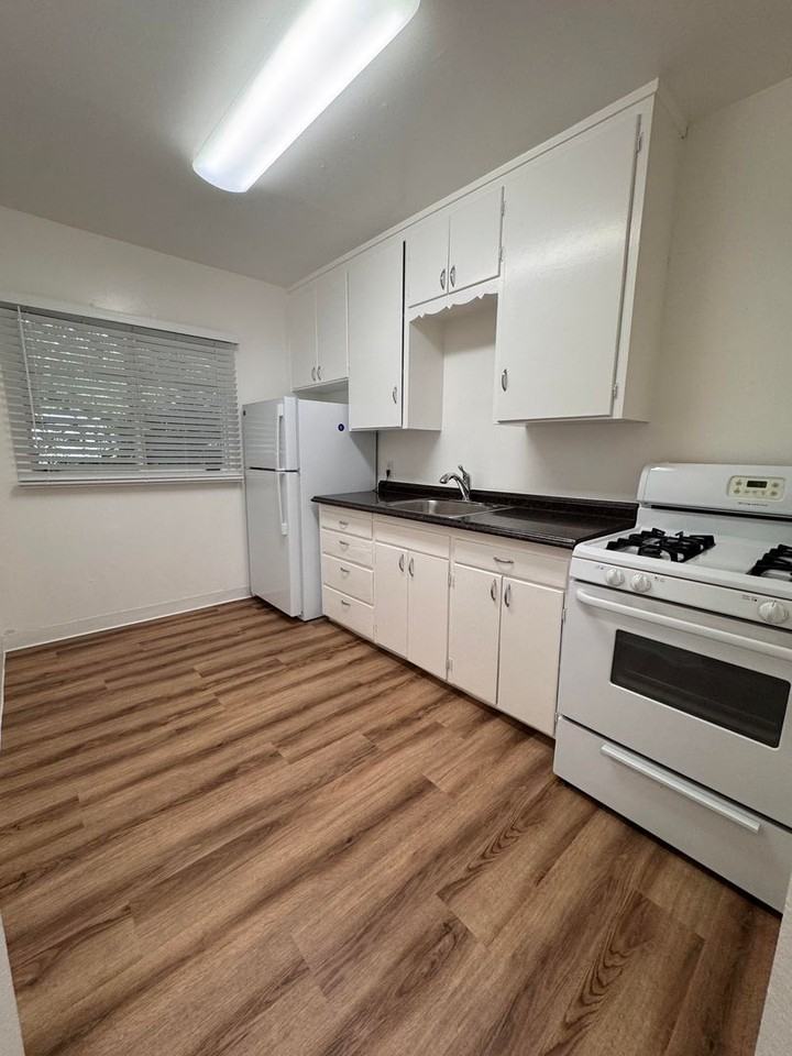 Ten Apartments - Photo 6 of 10