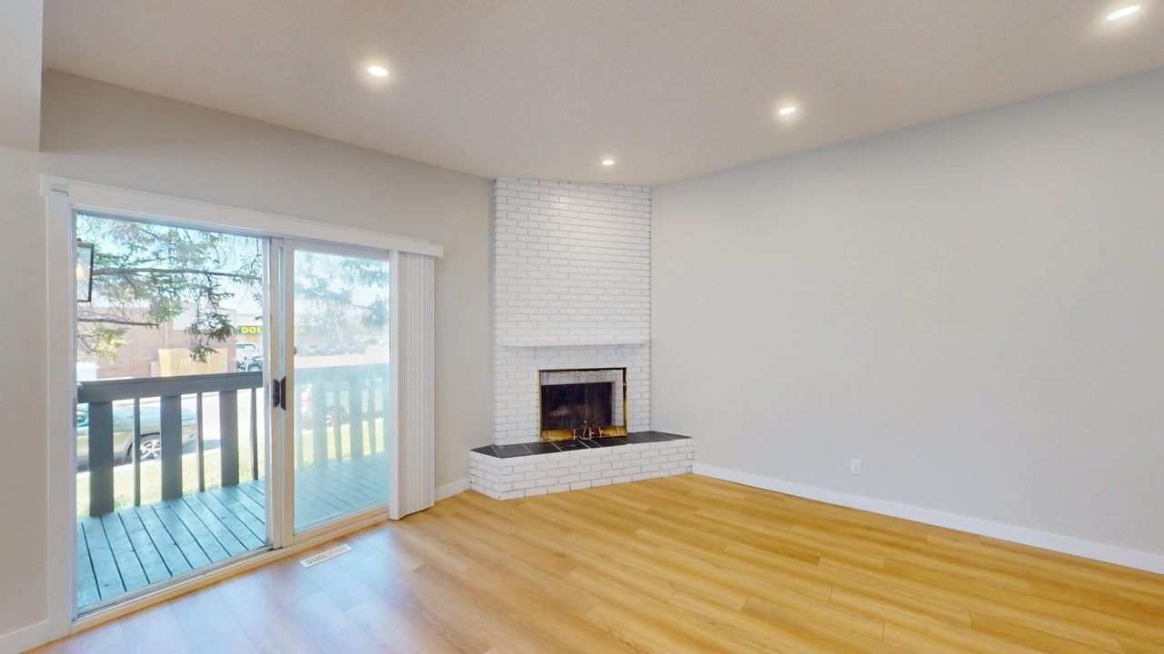 12 Silver Springs Dr Nw - Upper - Photo 4 of 15