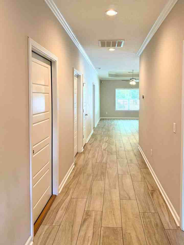 204 Gary Cir - Photo 2 of 19