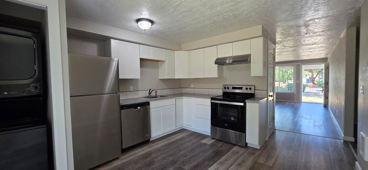 481-Satter Dr - Photo 4 of 18