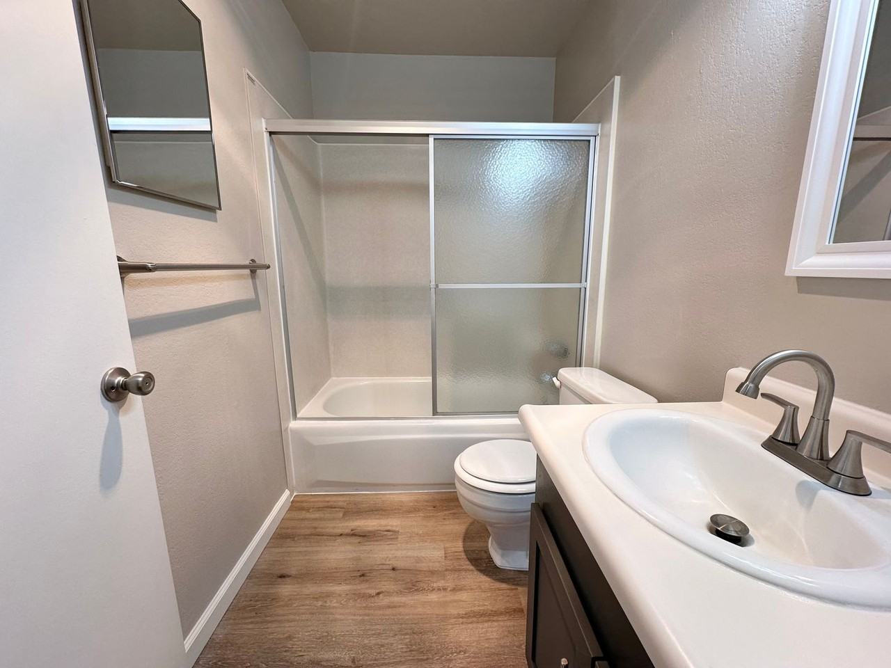 Oasis Apartments - Photo 4 of 6