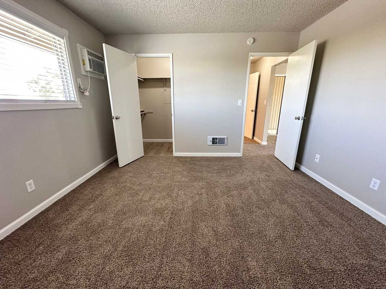 Oasis Apartments - Photo 5 of 6
