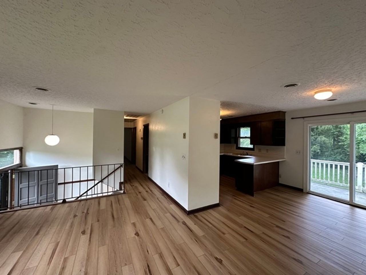 706 Mcbryde Dr - Photo 4 of 13