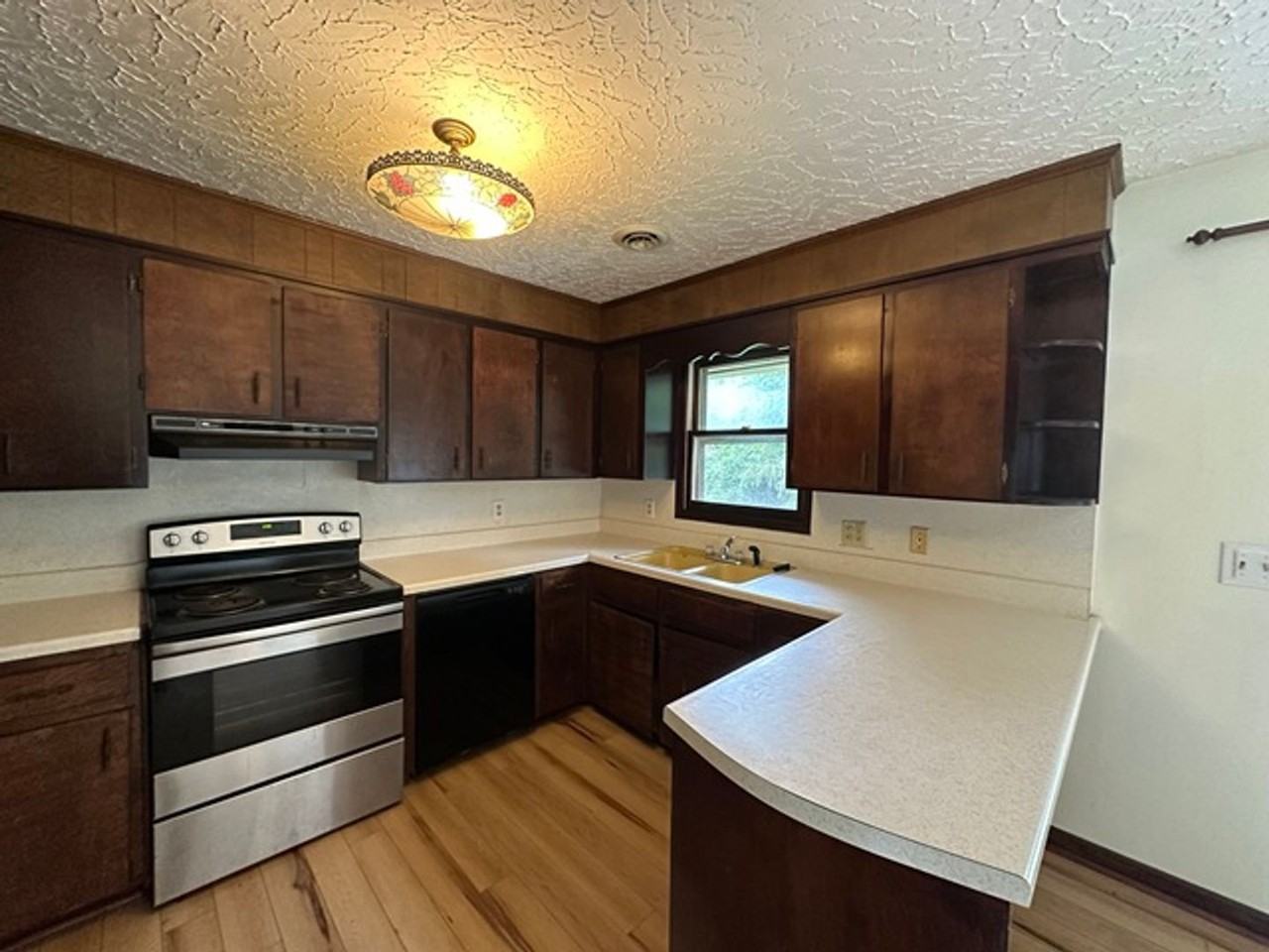 706 Mcbryde Dr - Photo 5 of 13